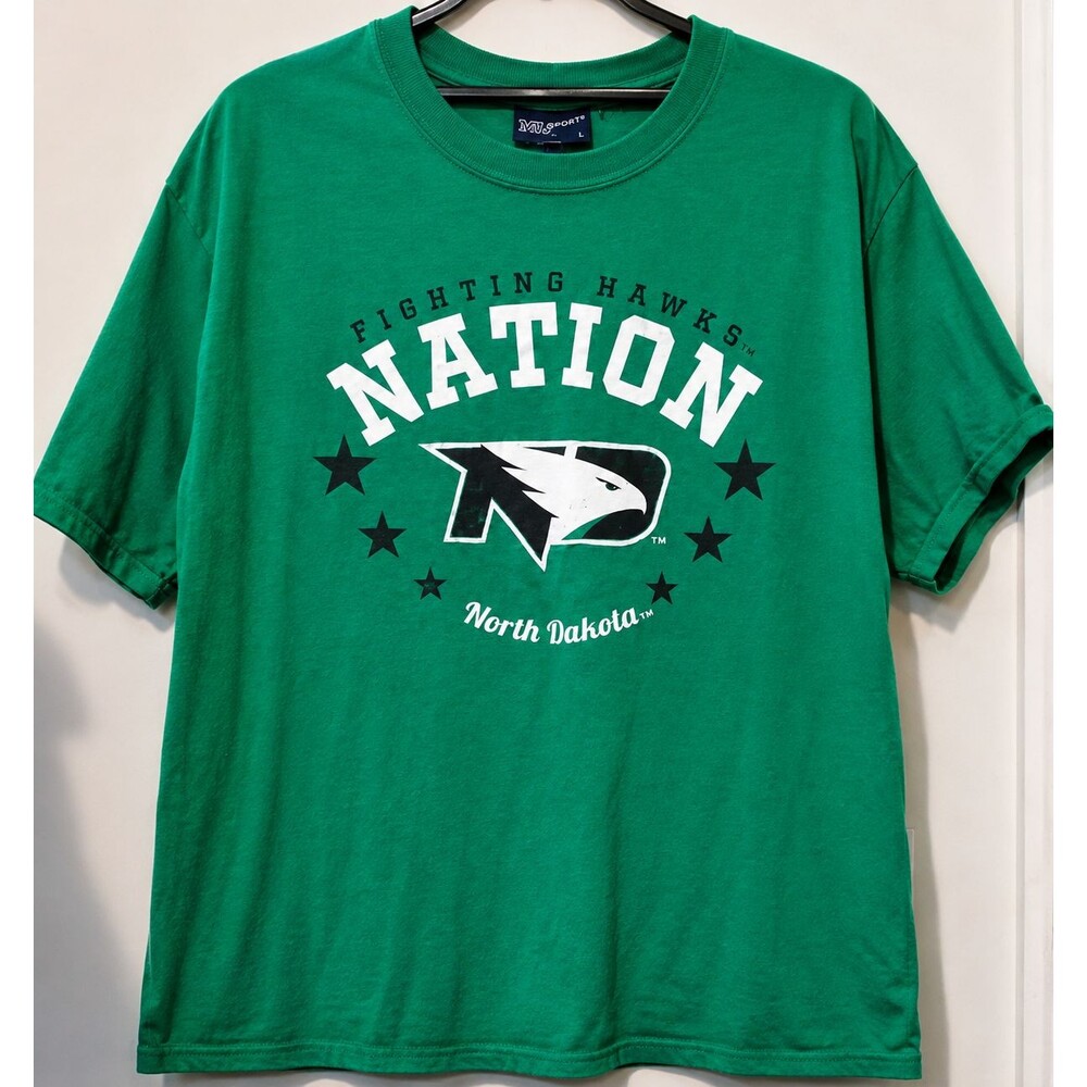 North Dakota Fighting Hawks UND NCAA College Graphic Tee Green T Shirt Men Large